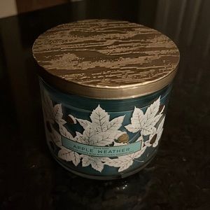 White Barn Apple Weather candle
